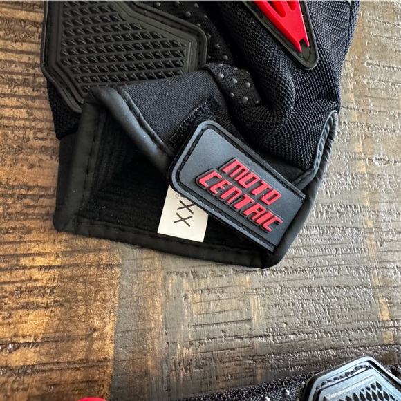 NWT Motorcycle Gloves for Men and Women, Full Finger Touchscreen XXL Red & Black - Picture 3 of 6